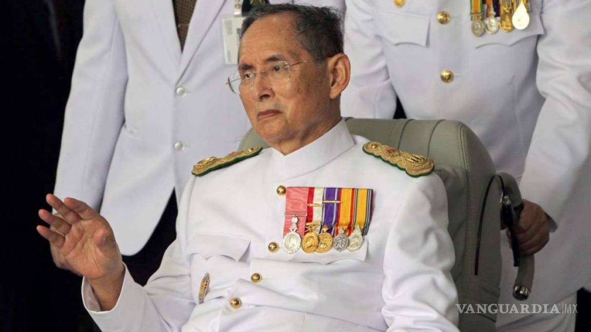 Falleció Bhumibol, el rey más longevo, dominó Tailandia durante 70 años