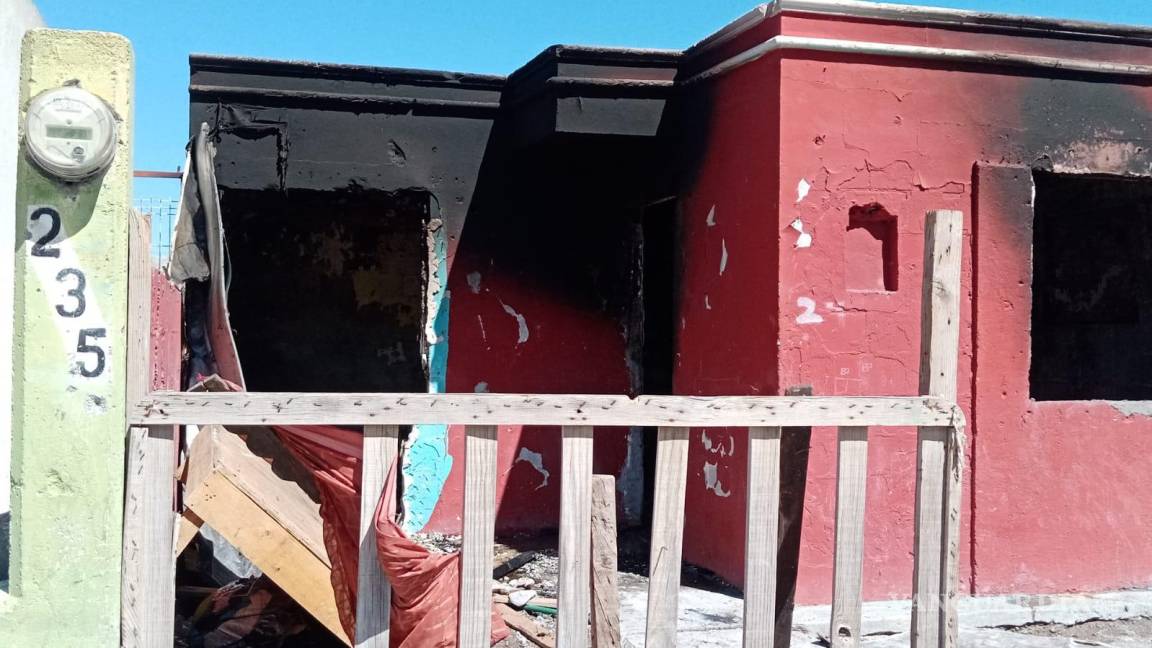 Vagos queman casa en la Loma Linda
