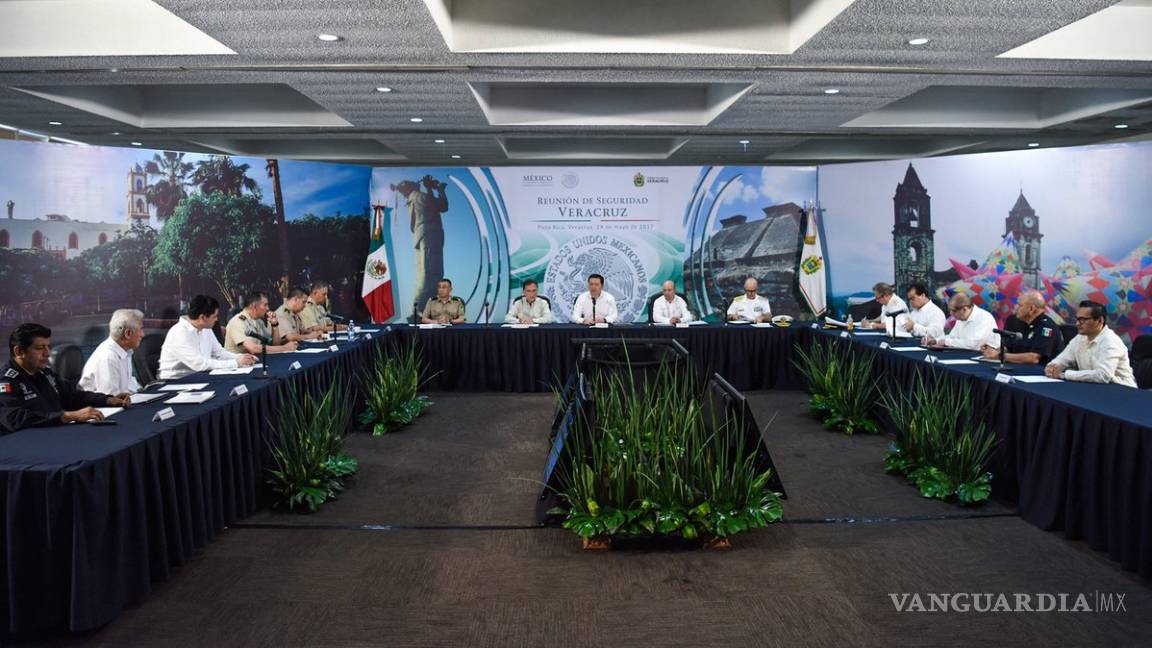Osorio anuncia operativo contra robo de combustible en Veracruz