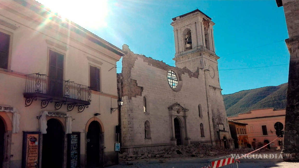 Sismo de 6.6° derrumba edificios en el centro de Italia