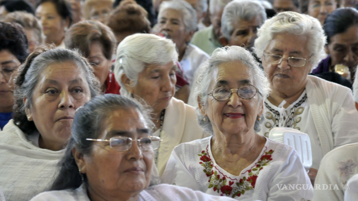 Las mexicanas obtienen casi 40% menos recursos que los hombres al jubilarse