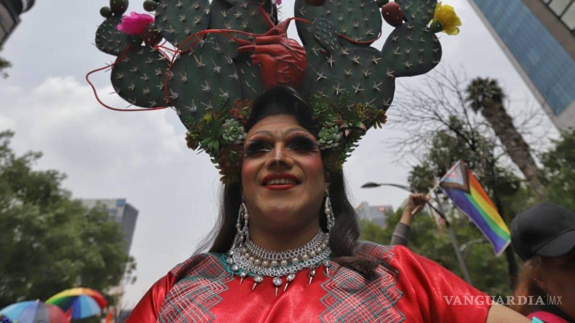 Pintan multicolor a la Ciudad de México, 250 mil personas acuden a marcha LGBTTTIQ+