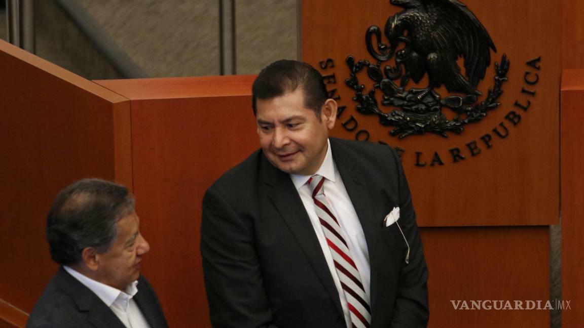 Alejandro Armenta es elegido para presidir la Mesa Directiva del Senado
