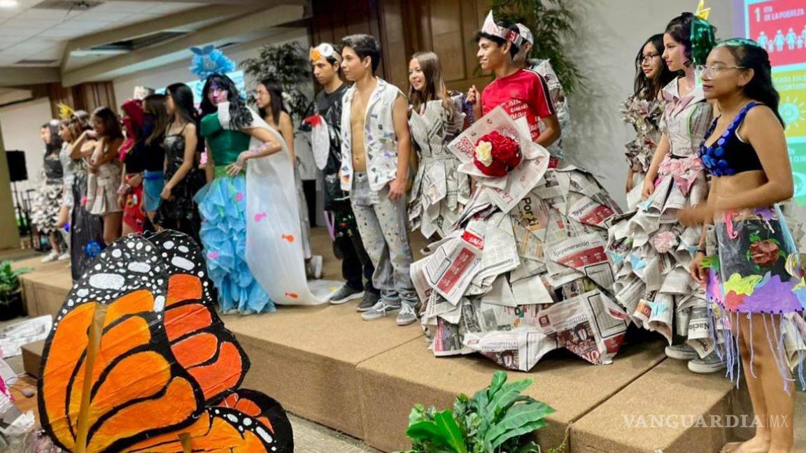 Eco fashion en la UAdeC; realizan desfile de modas... con material reciclado