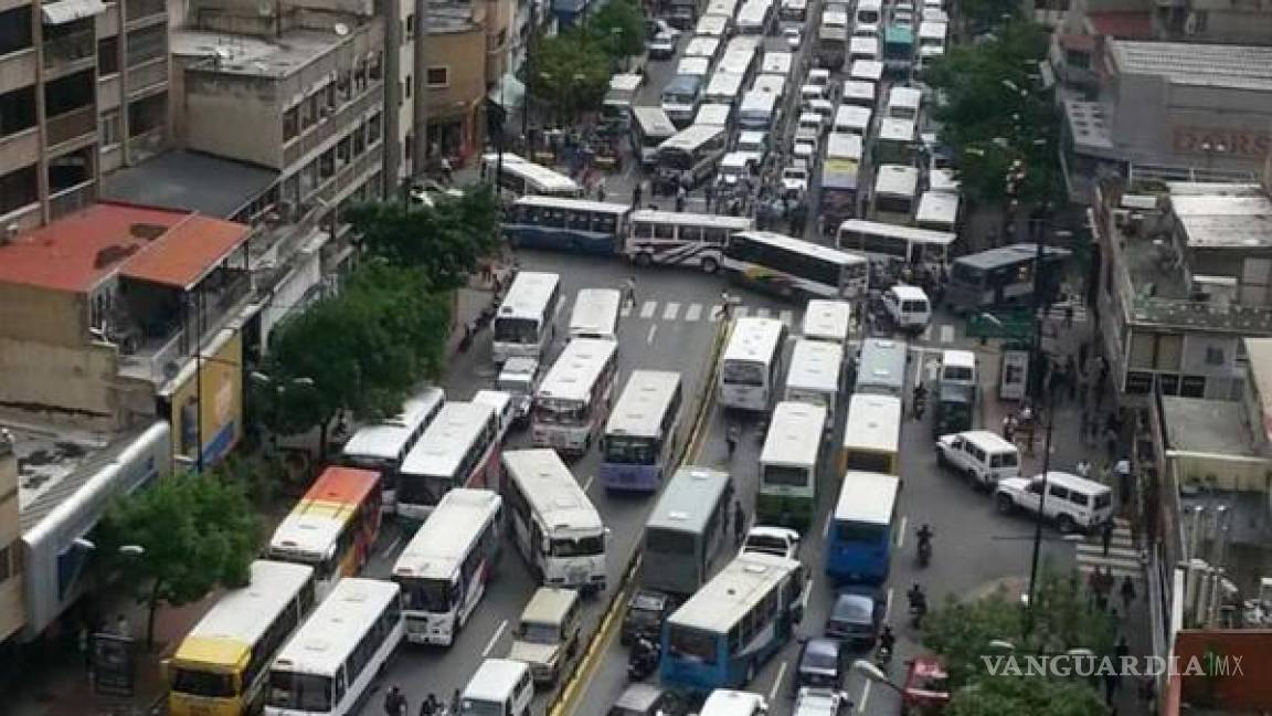 Fuerte protesta de transportistas contra Nicolás Maduro paraliza Caracas