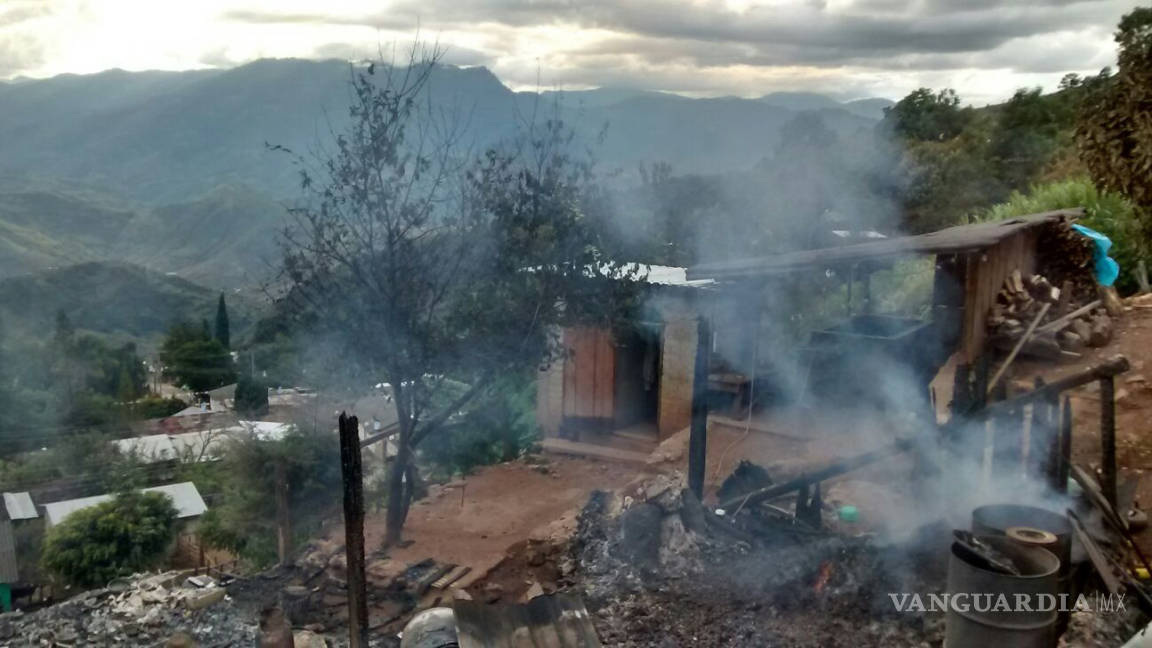 Comando mata a familia en Guerrero; lanzan granadas e incendian casa