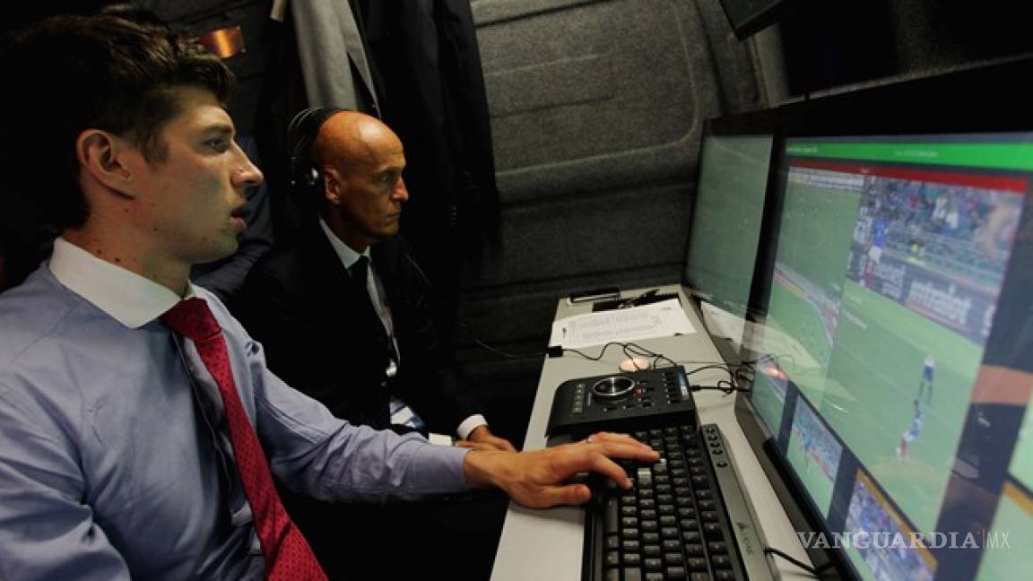 FIFA hará prueba de 'Árbitros Asistentes de Video' en el Italia vs Alemania
