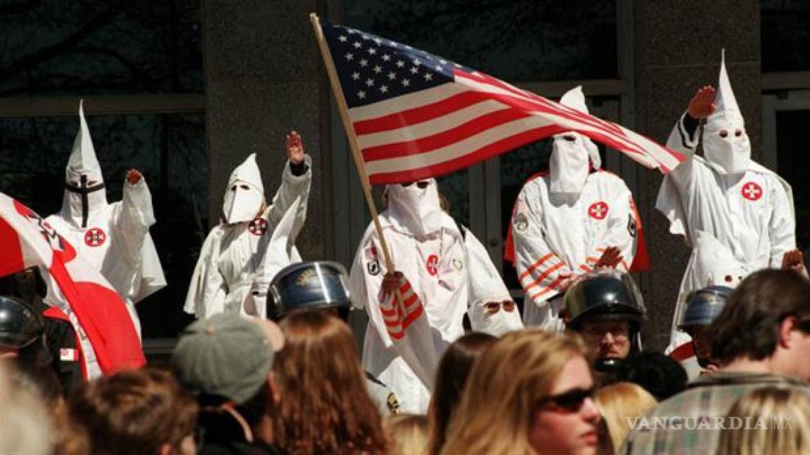 El Ku Klux Klan resurge de las cenizas: anuncia desfile tras triunfo de Trump