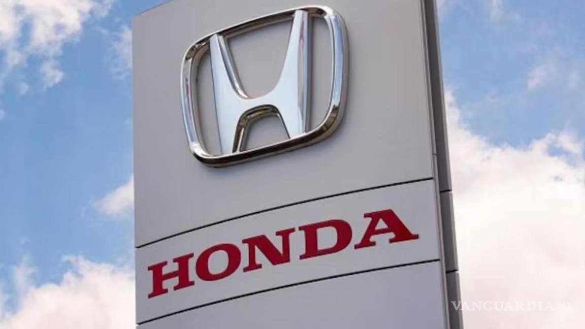 Llamará Honda a revisión a 2.6 millones de autos