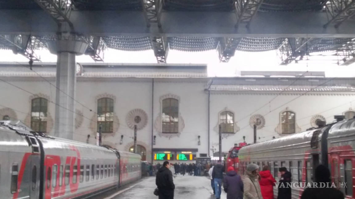 Desalojan a miles por amenazas de bomba en metro de Moscú