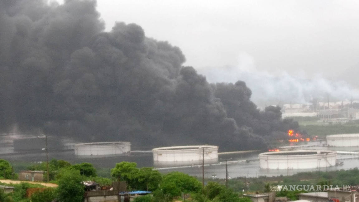Fuego en refinería de Salina Cruz no cede