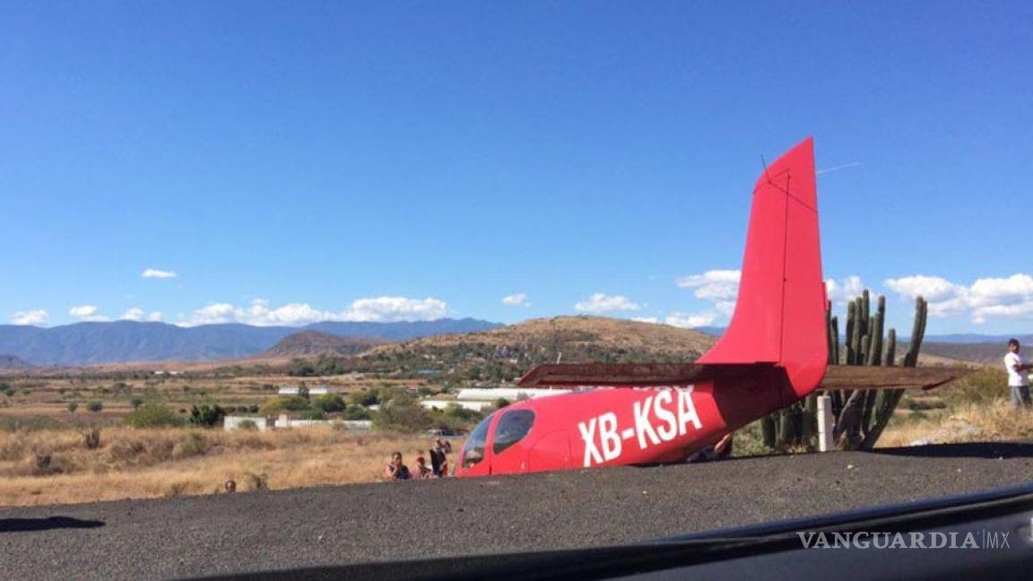 Avioneta aterriza de emergencia en Oaxaca; se salva tripulación