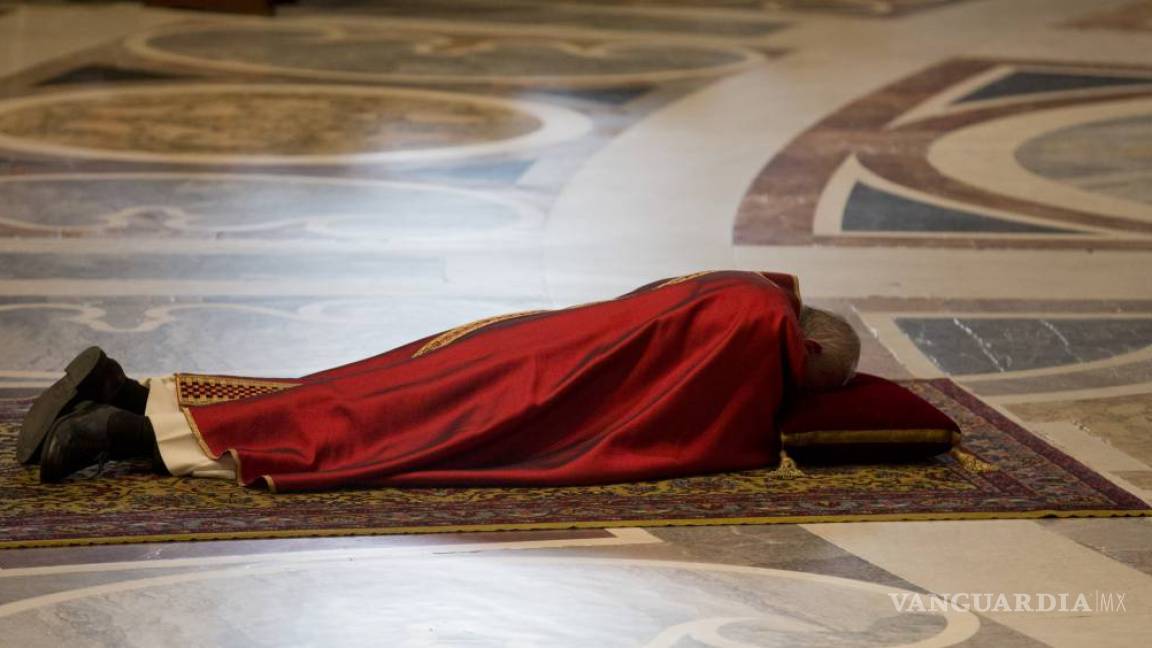 Preside el papa la ceremonia de la Pasión de Cristo en el Vaticano