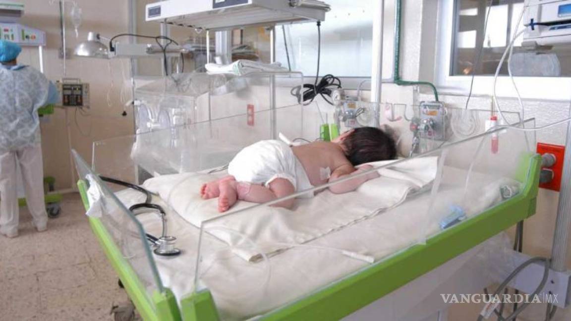 Retienen a bebés en clínica de infertilidad; denuncian cobros excesivos
