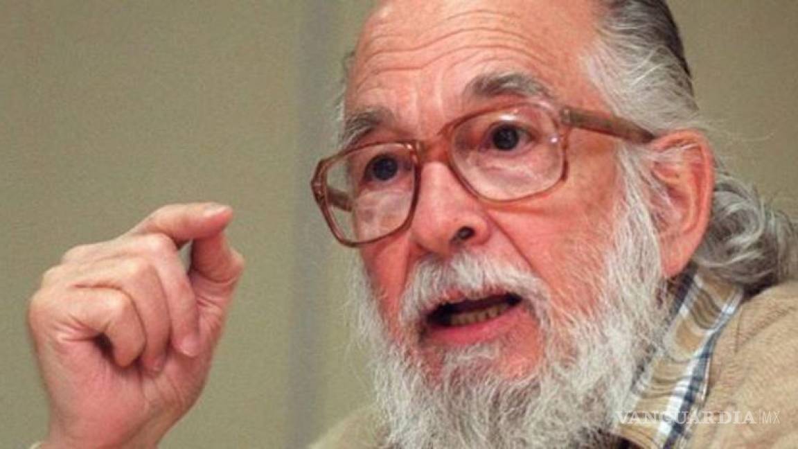 Muere el escritor, periodista y sacerdote Enrique Maza