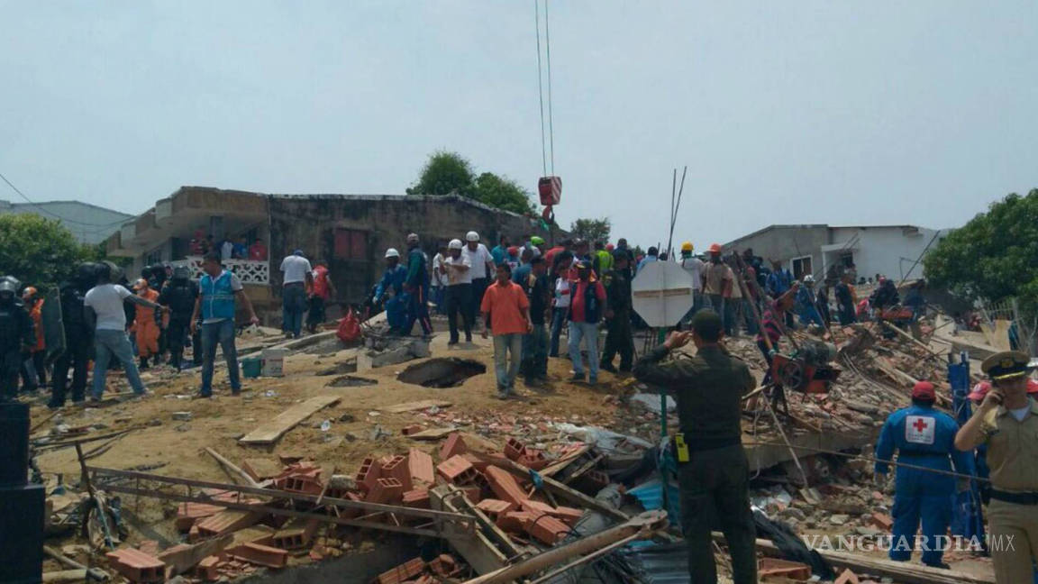 Deja al menos 5 muertos desplome de edificio en Colombia