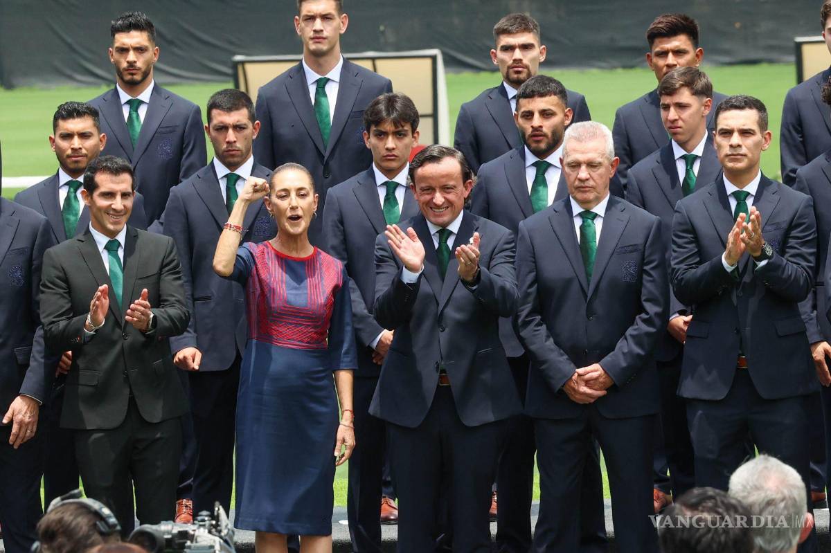 Claudia Sheinbaum Pardo, Presidenta de México, abandero a la Selección Mexicana de Fútbol previo a su participación en la Copa del Mundo 2026. $!Claudia Sheinbaum Pardo, Presidenta de México, abandero a la Selección Mexicana de Fútbol previo a su participación en la Copa del Mundo 2026.