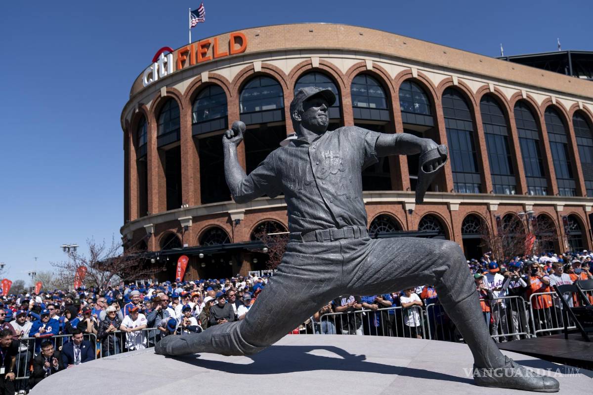 Mets de Nueva York develan la estatua de Tom Seaver en el Citi Field Mets de Nueva York develan la estatua de Tom Seaver en el Citi Field