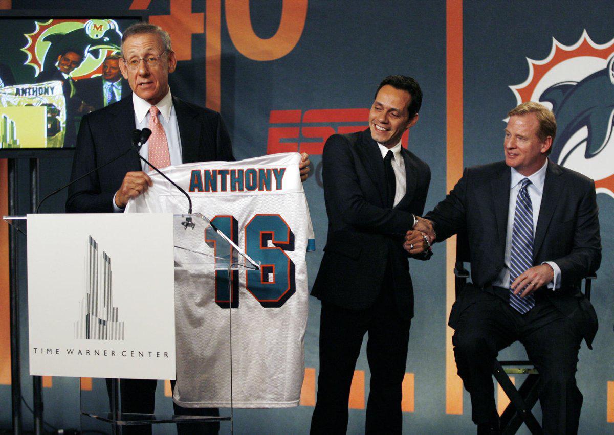 $!Este fue el anunciamiento público de Marc Anthony como accionista de los Dolphins.