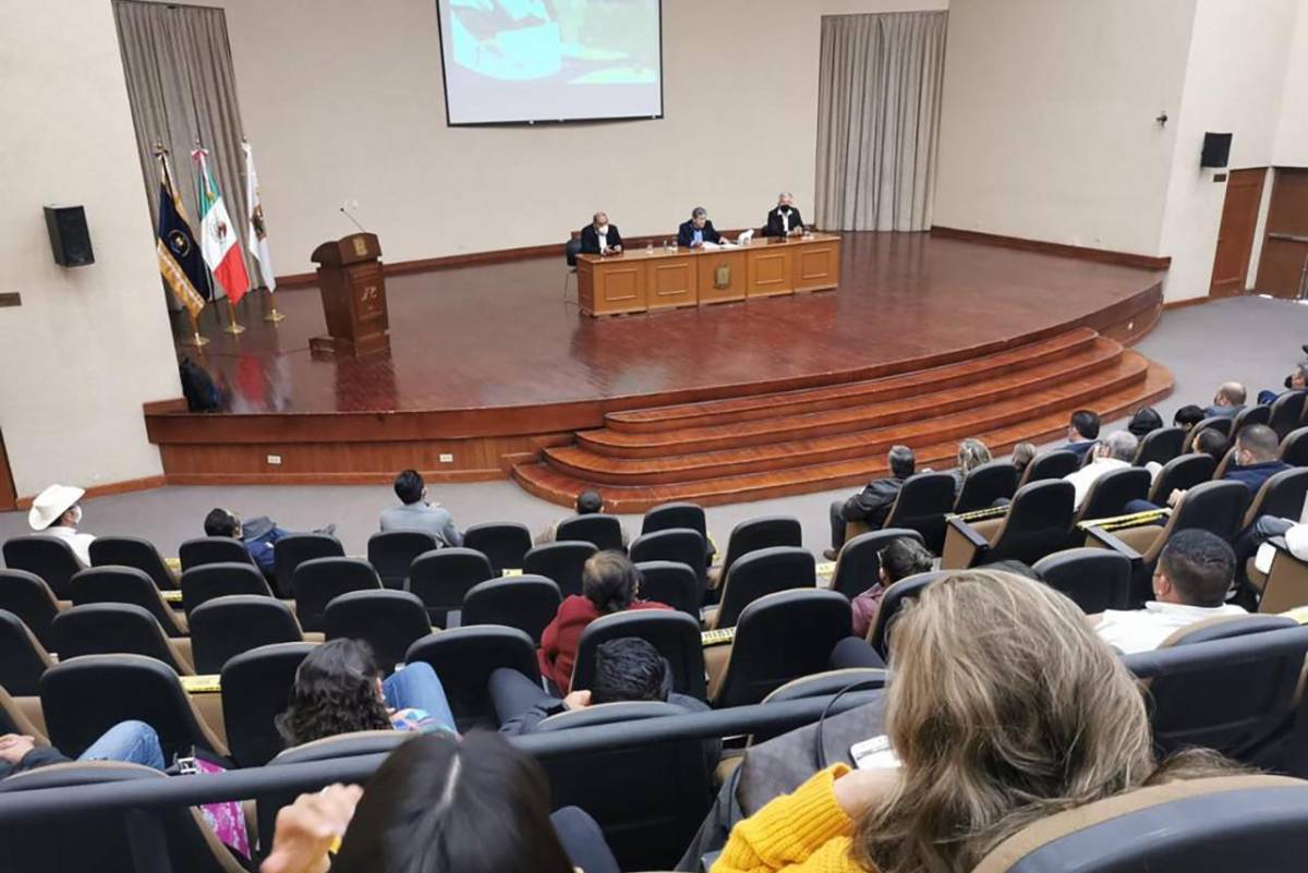 Coahuila Salvador Hern Ndez Rector De La Uadec Present Su Primer