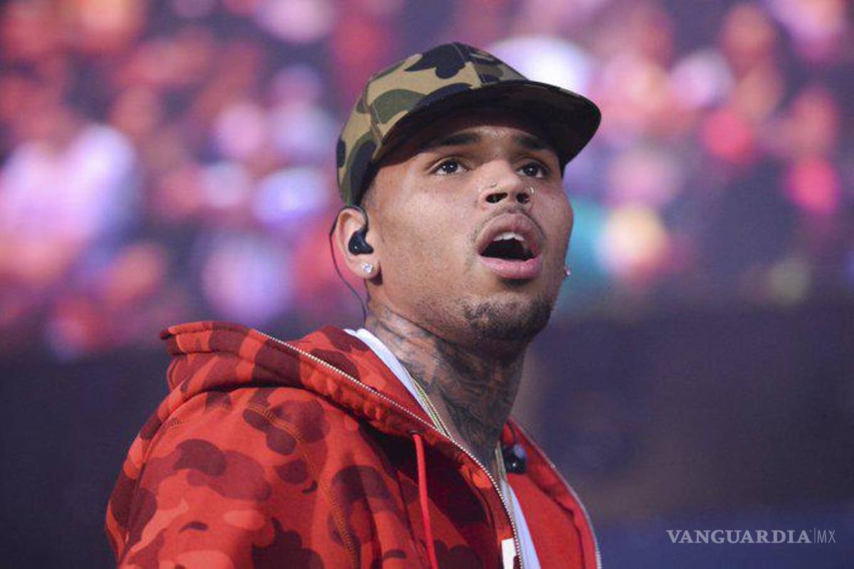 Acusan a Chris Brown de drogar y abusar de una modelo en un yate; son ‘mi*rdas’ contesta el cantante Acusan a Chris Brown de drogar y abusar de una modelo en un yate; son ‘mi*rdas’ contesta el cantante