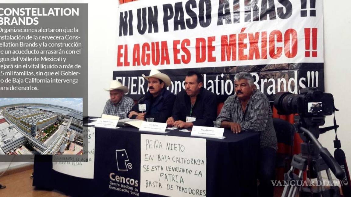 Gobernador de BC protege a cervecera de EU que se chupa el agua de México, acusan activistas