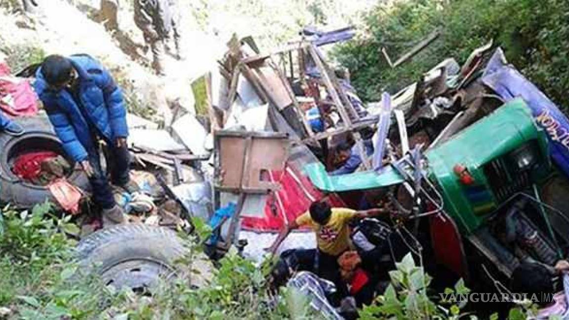 Accidente de autobús en Nepal deja al menos 31 muertos