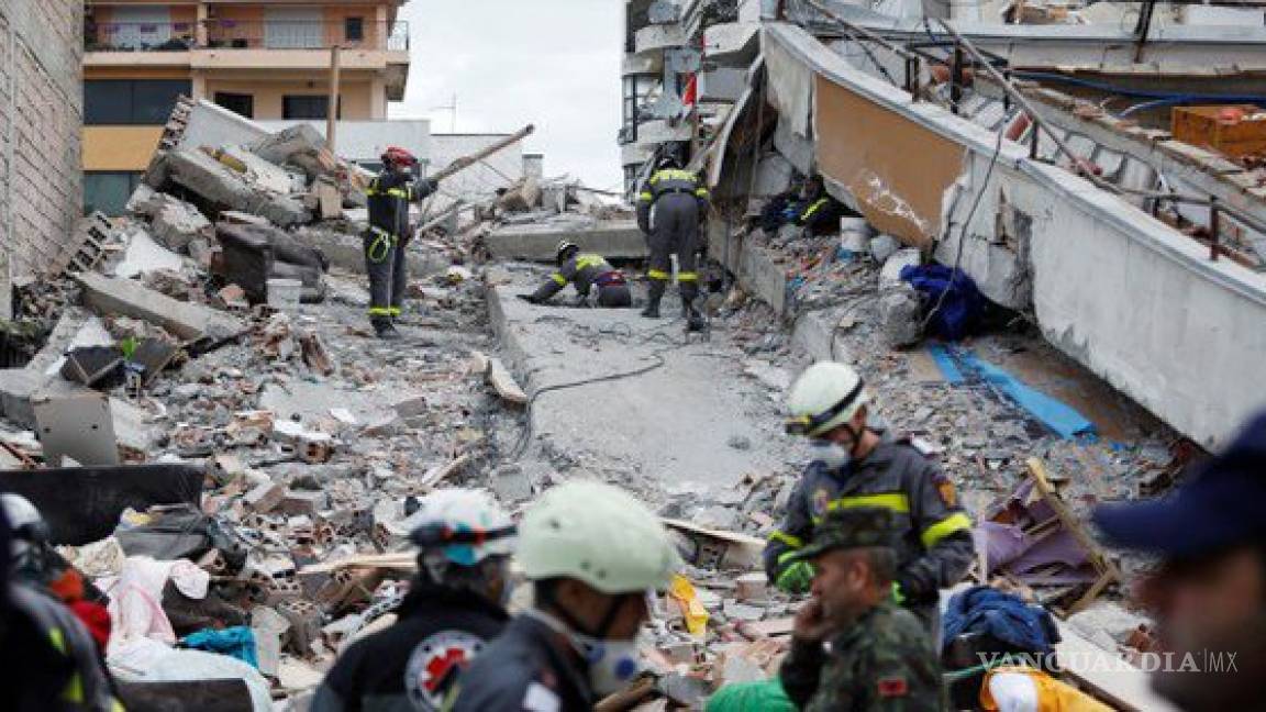 Sube a 40 el número de muertos por terremoto en Albania