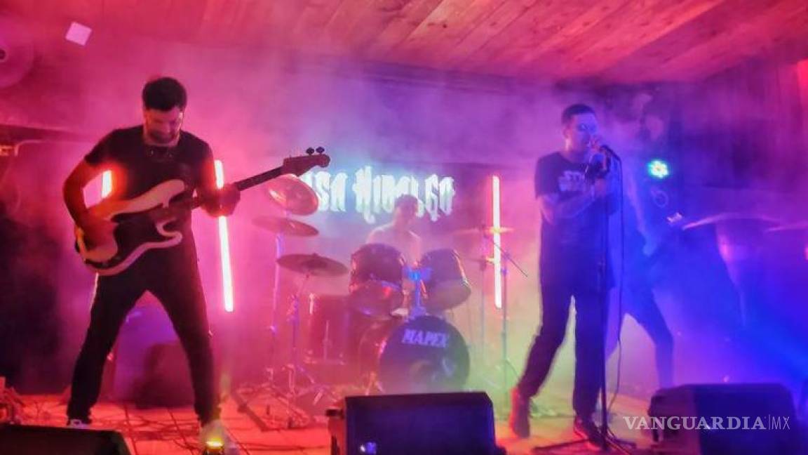 Debuta con éxito y ‘nostalgia’ banda saltillense ‘Red Flags’ en Nuevo León