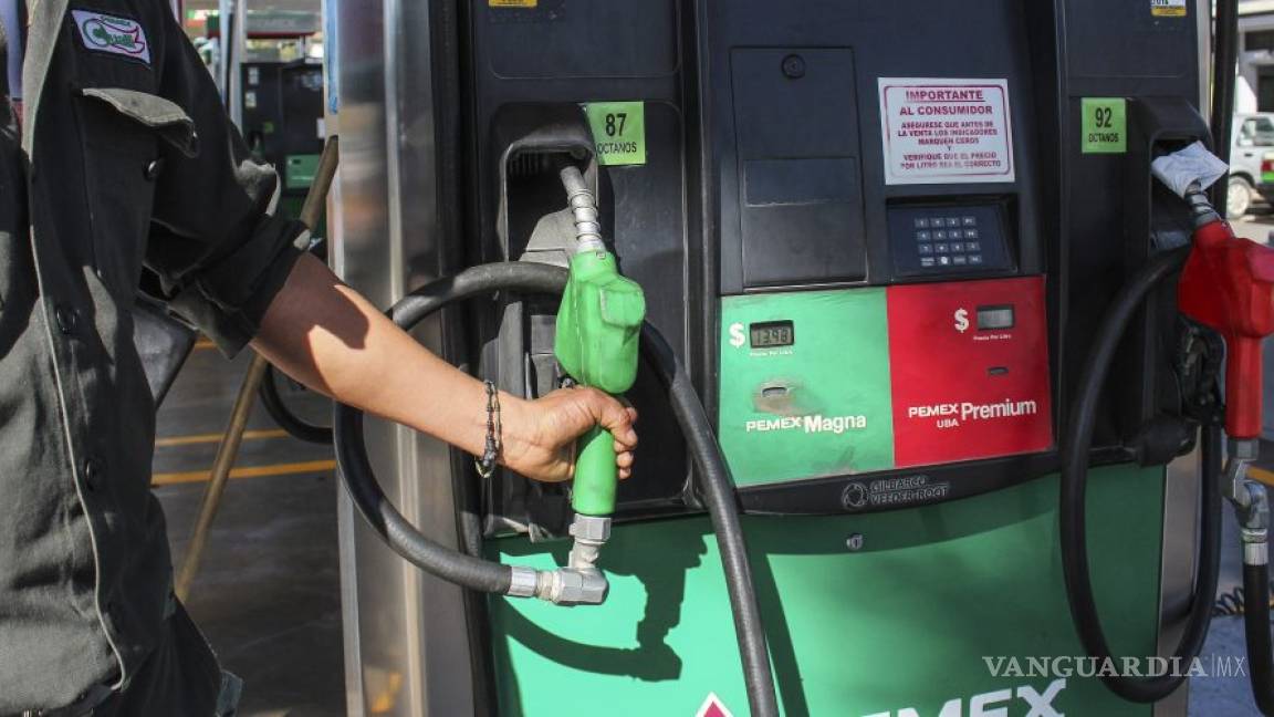 Precios de gasolinas, dos centavos más baratos hoy