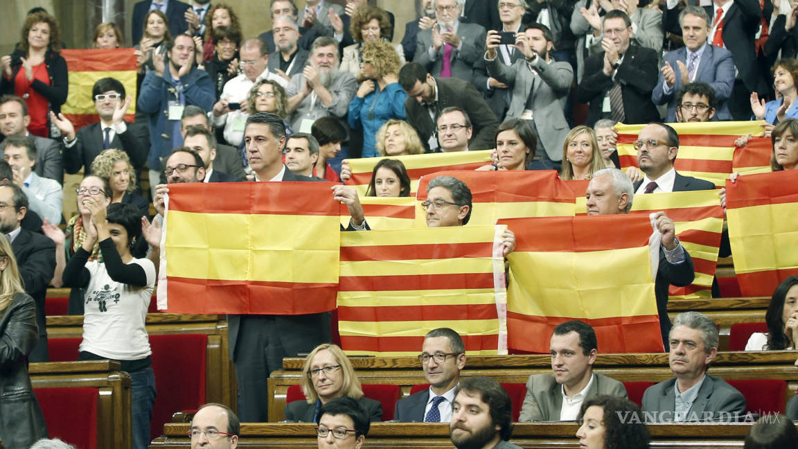 Parlamento catalán aprueba la declaración de independencia
