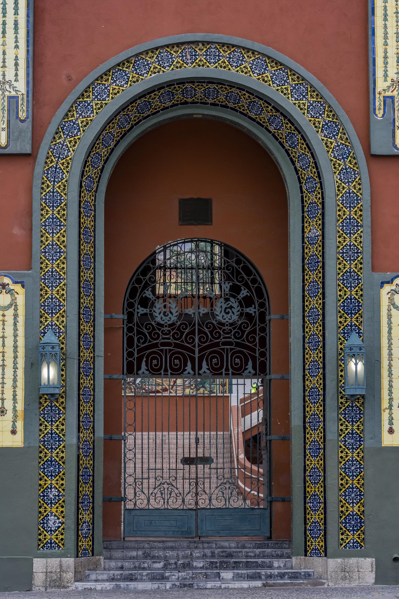 $!Puerta principal de la Escuela Coahuila.