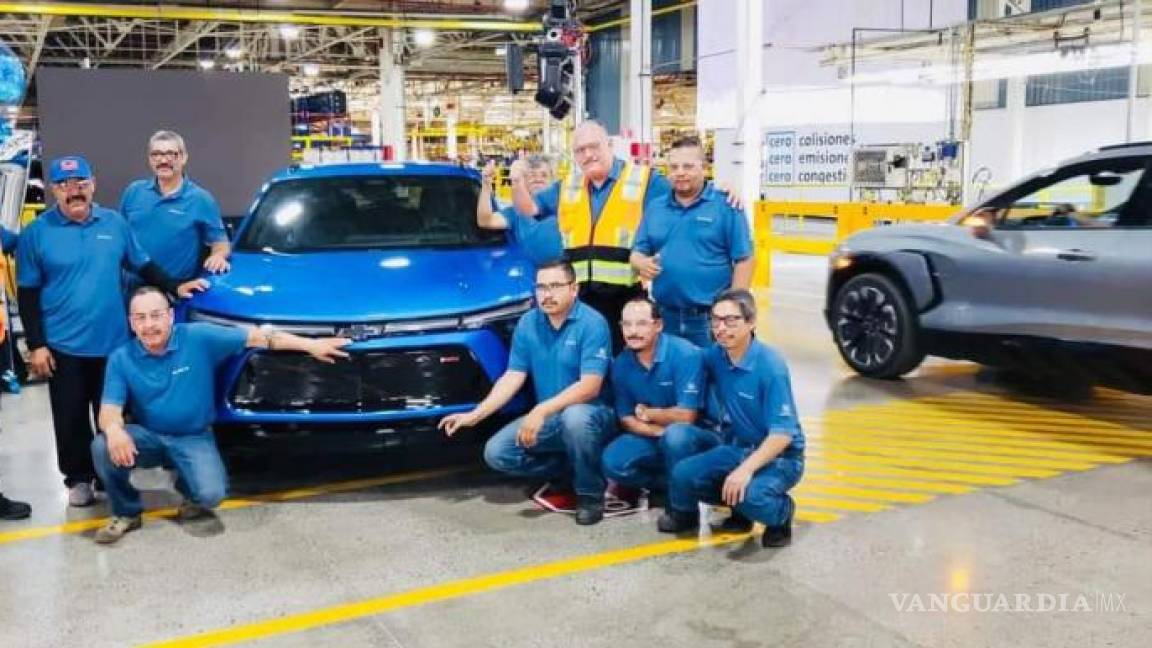 Producen primera Chevrolet Blazer EV en Ramos Arizpe; trabajadores lo celebran