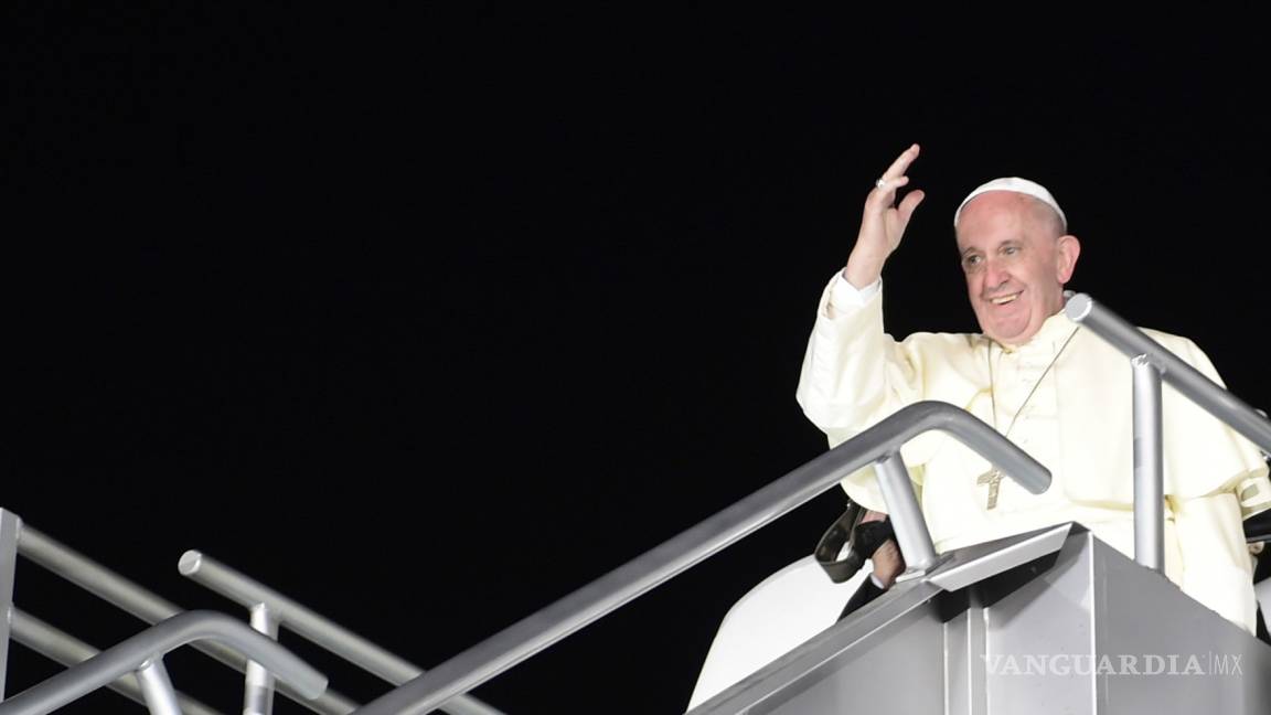 Papa aboga por aceptar migrantes como muestra de hermandad