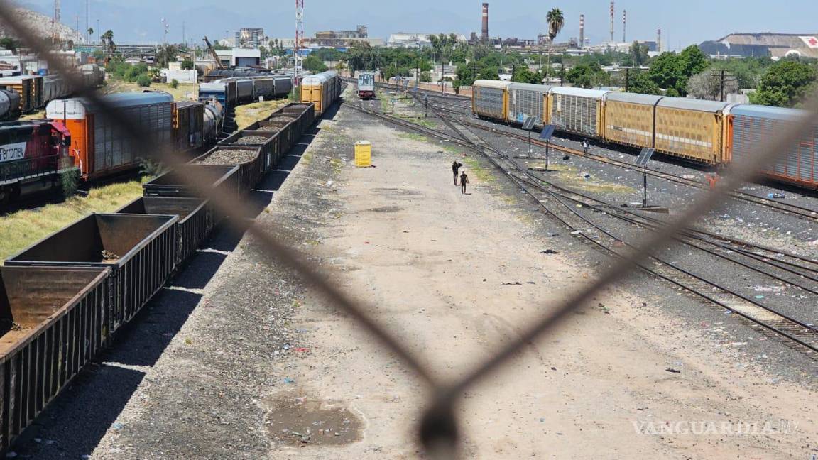 Ferromex prohíbe el paso a los migrantes en patios de trenes en Torreón