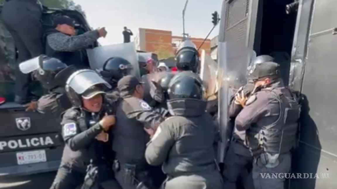 VIDEO: Seguridad Pública impidió el paso a manifestantes invidentes y débiles visuales en la Ciudad de México
