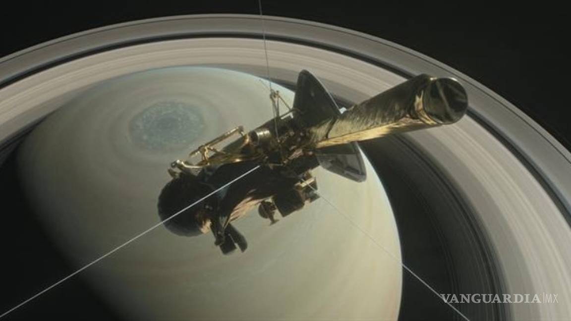 Descubre la sonda &quot;Cassini&quot; un &quot;gran vacío&quot; entre Saturno y sus anillos