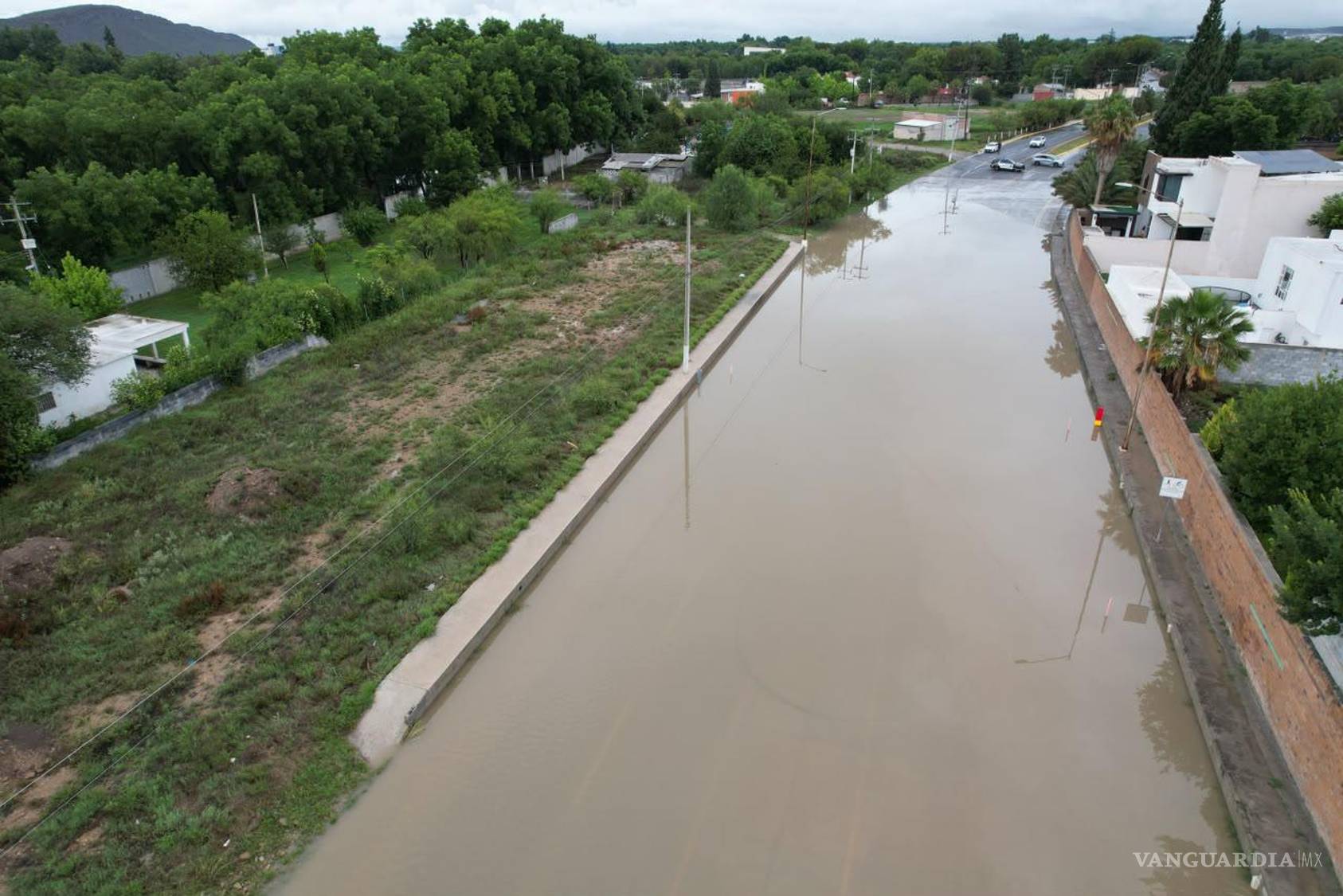 Cada vez que llueve, las principales vialidades del norte de la ciudad se ven inundadas, generando riesgos para los habitantes. $!Cada vez que llueve, las principales vialidades del norte de la ciudad se ven inundadas, generando riesgos para los habitantes.