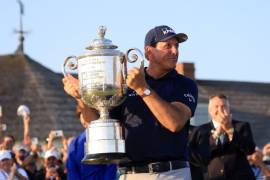 Phil Mickelson gana el PGA Championship, además es el golfista más veterano en ganar un major