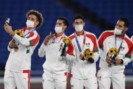 México recibe la medalla de bronce en futbol varonil de Tokio 2020