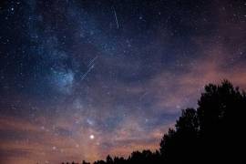 Mayo trae consigo un evento astronómico imperdible: la lluvia de meteoros Eta Acuáridas.