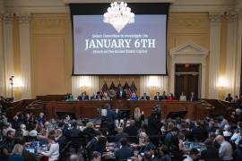 Comité Selecto de la Cámara que investiga el ataque del 6 de enero al Capitolio de EU celebra su primera audiencia pública para revelar los hallazgos de una investigación de un año, en Capitol Hill, Washington.