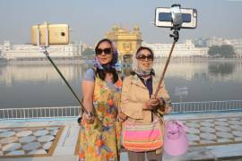 Prohíben “selfies” en Mumbai, por accidentes mortales