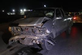 Ilesos. El accidente ocurrió en la carretera antigua a Monclova, a la altura de Finsa; no hubo personas heridas, solo daños materiales.
