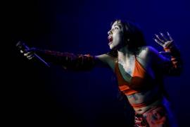 La cantante argentina María Becerra, nominada al Latin Grammy a mejor nuevo artista, da un concierto en Buenos Aires el domingo 24 de octubre de 2021. AP/Natacha Pisarenko