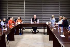 Acuerdos. Activistas mantuvieron un diálogo con el alcalde de Torreón, para tratar el tema de la violencia de género.