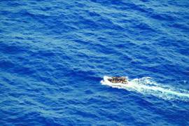 Mueren 15 migrantes tras naufragar en costa de Libia