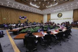 Tras un choque entre dos bloques de consejerías por una confusión en la votación, el Consejo General del INE rechazó el acuerdo de paridad de género en las elecciones a gubernaturas.