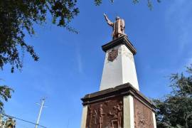 En Torreón la tradición heredada de construir monumentos al navegante fue más fuerte por la existencia de la Colonia Española que impulsó la estatua y avenida.