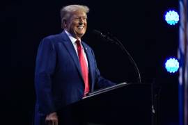 El expresidente Donald Trump habla en la conferencia Turning Point Action en West Palm Beach, Florida.